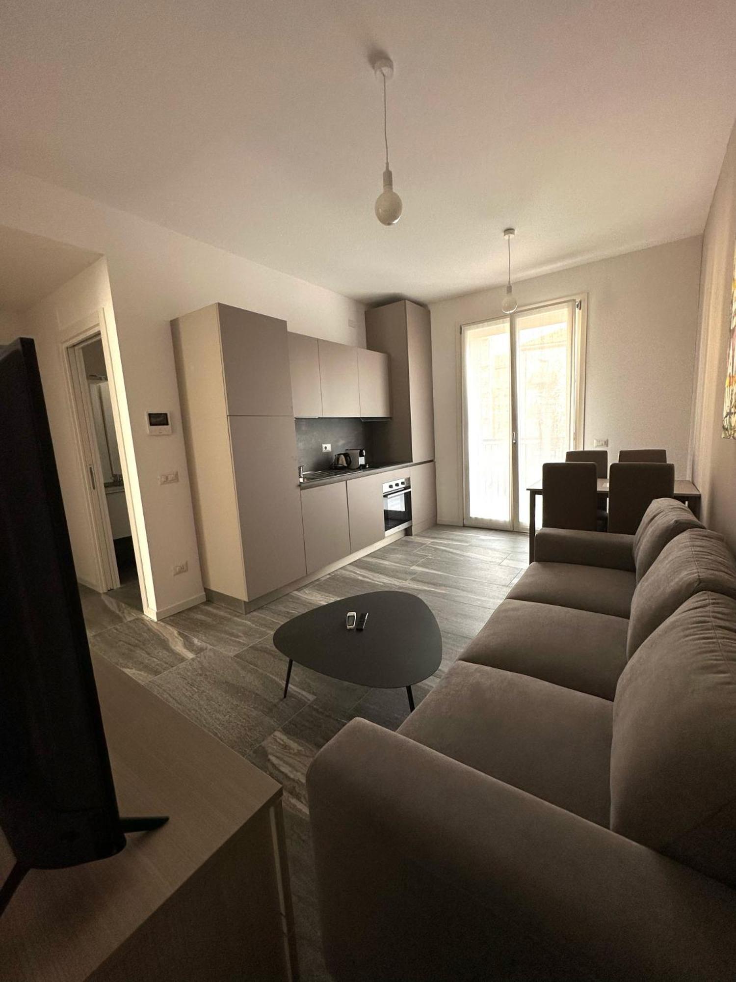 Essential Apartment Sesto San Giovanni Exterior foto