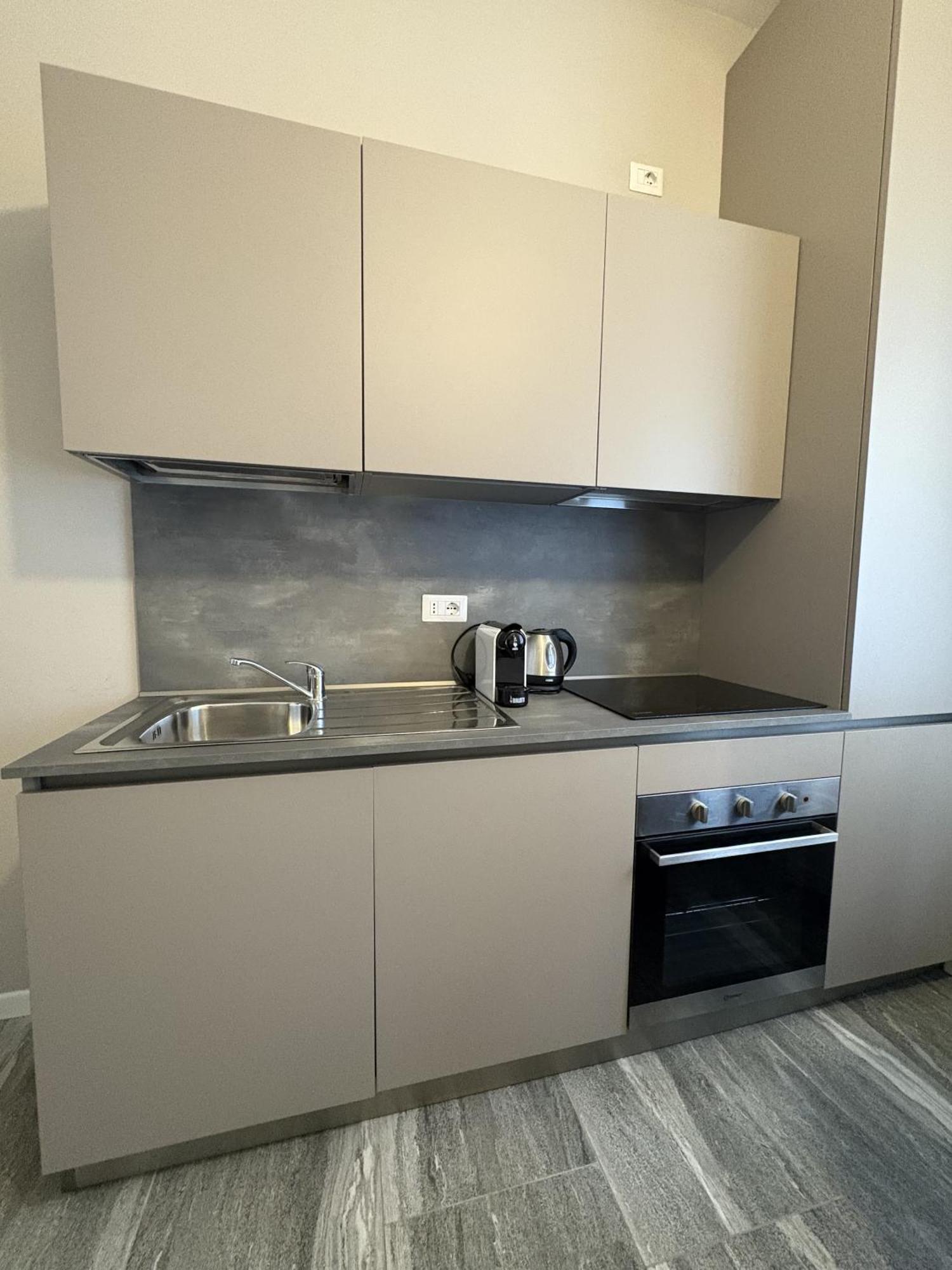 Essential Apartment Sesto San Giovanni Exterior foto