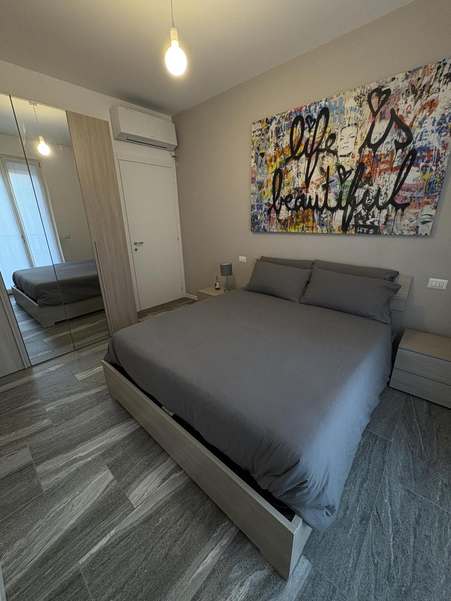 Essential Apartment Sesto San Giovanni Exterior foto